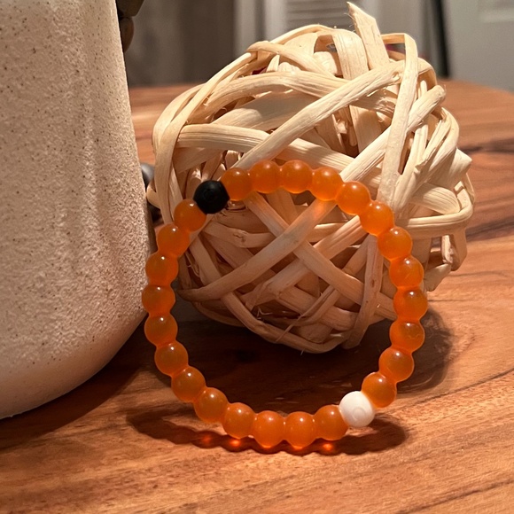 Lokai "Mental Health" Bracelet - Picture 1 of 7